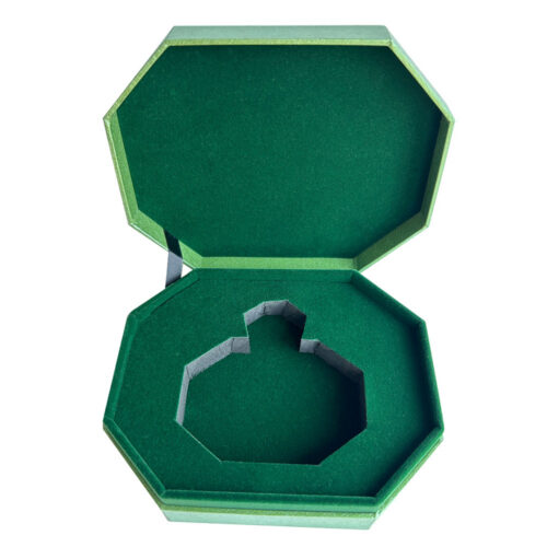 Caja de regalo para perfumes abierta con un soporte verde flocado para el frasco Caja de regalo para perfumes abierta con un soporte verde flocado para el frasco
